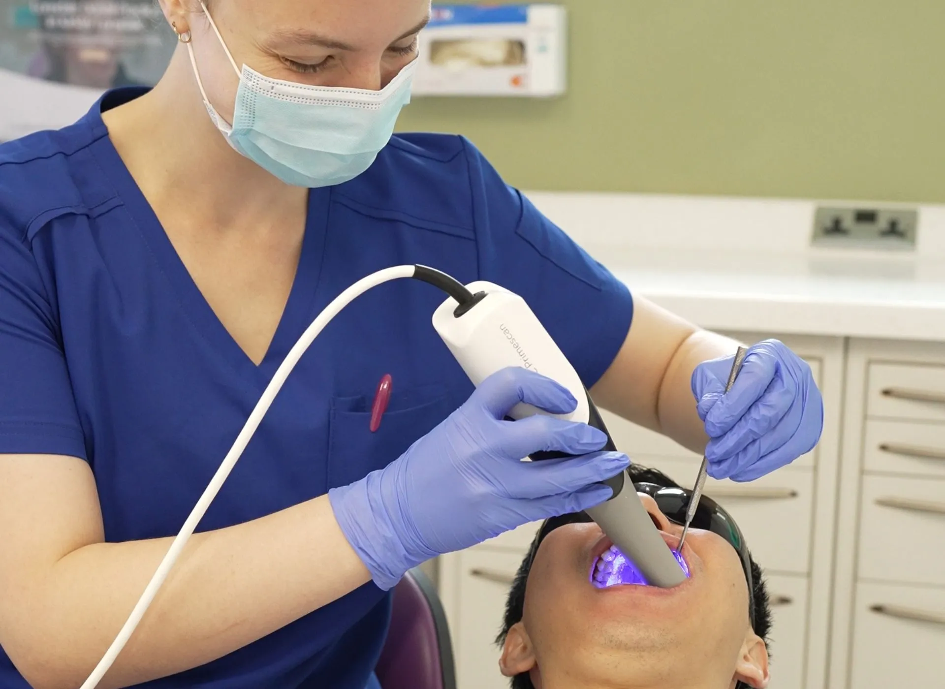 teeth whitening and hygiene on your first dentist visit