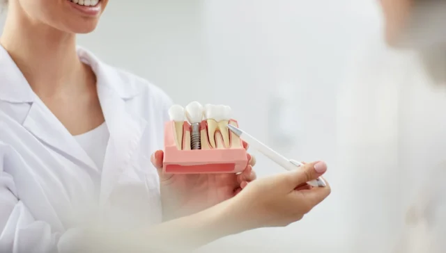 Daily hygiene with dental implants